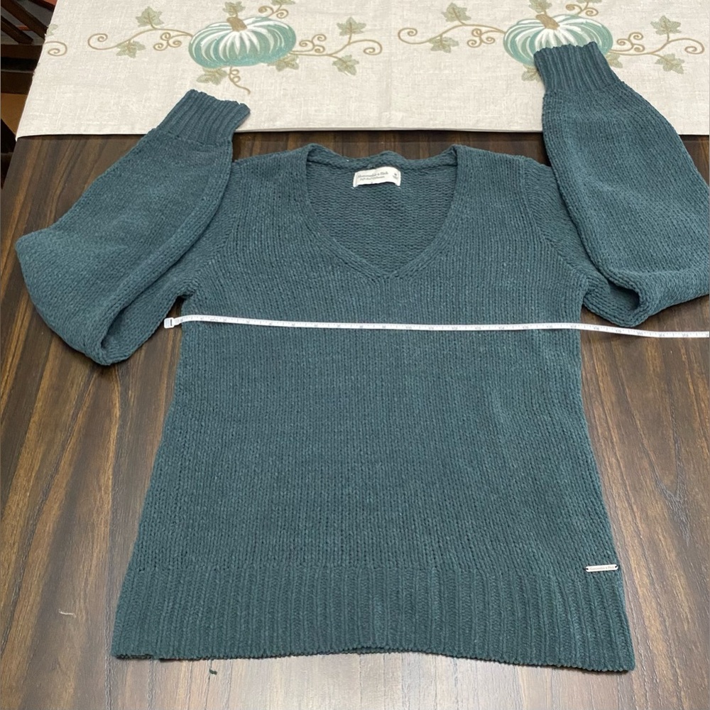 Abercrombie & Fitch Soft A&F Collection Teal V-Neck Knit Sweater, Size M - Picture 4 of 8